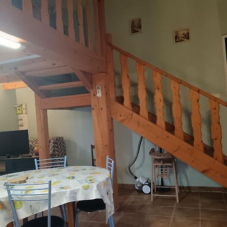 Apartament Chez Betty Le Luc Zewnętrze zdjęcie